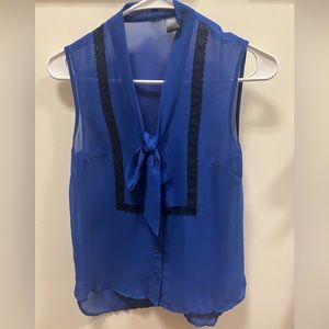 ❤️ 7 for 20 ❤️ Royal blue black detail lace blouse XS